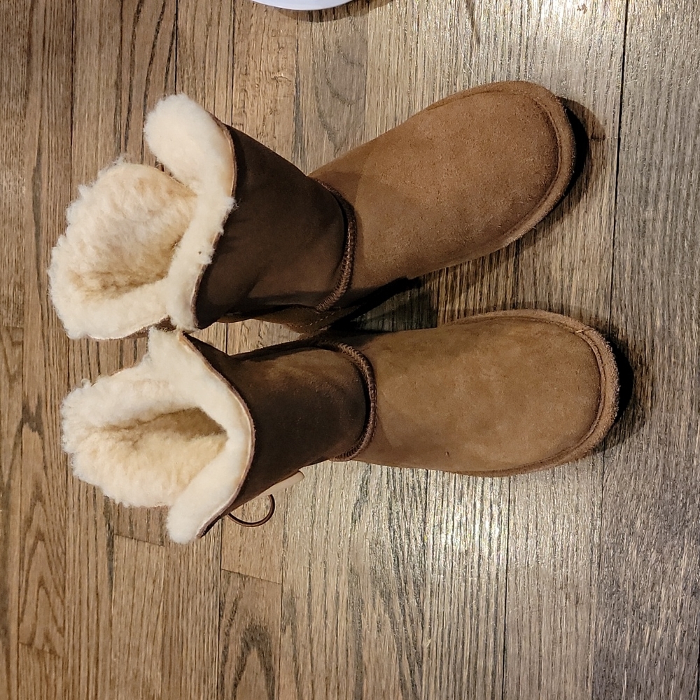 Girls Bearpaw 🐻🐾 Boots!